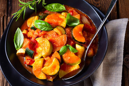 Zucchini with tomato sauce