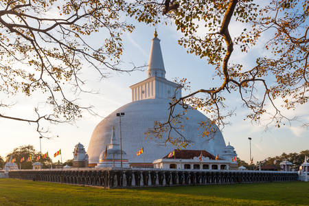 Dagoba Ruanveli in Anuradhapura