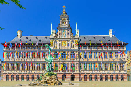 Balai Kota di Antwerp